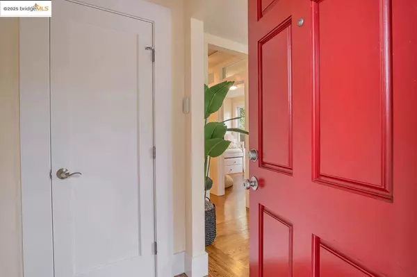 Oakland, CA 94609,3776 Ruby