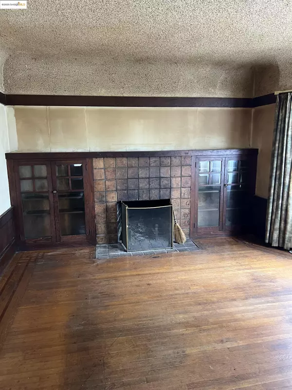 Oakland, CA 94608,920 55Th St