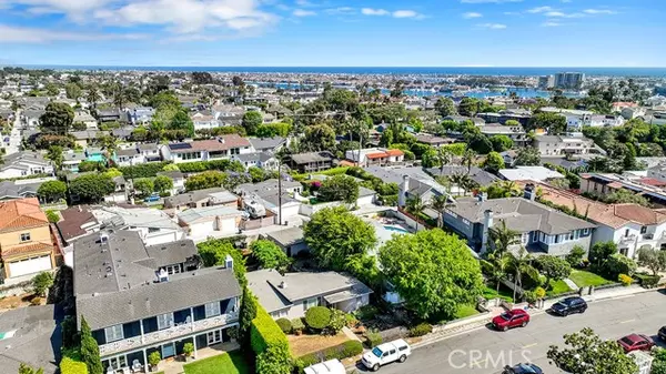 Newport Beach, CA 92663,428 Holmwood DR