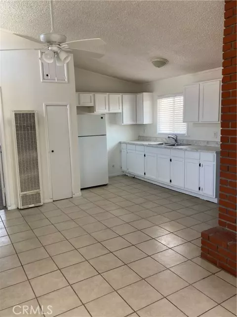 Apple Valley, CA 92307,22042 Elkalo RD