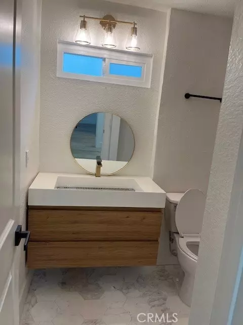 Huntington Beach, CA 92647,17422 Keelson LN
