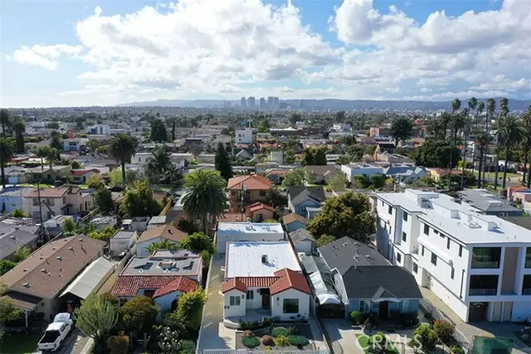 Los Angeles, CA 90016,2131 2133 S Cloverdale AVE