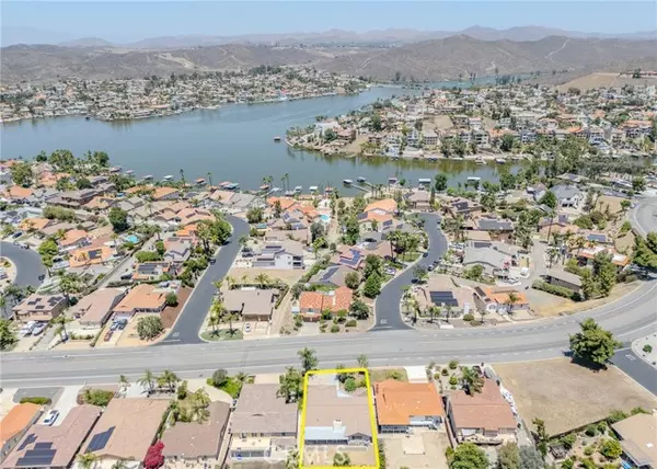 29698 Vacation DR, Canyon Lake, CA 92587