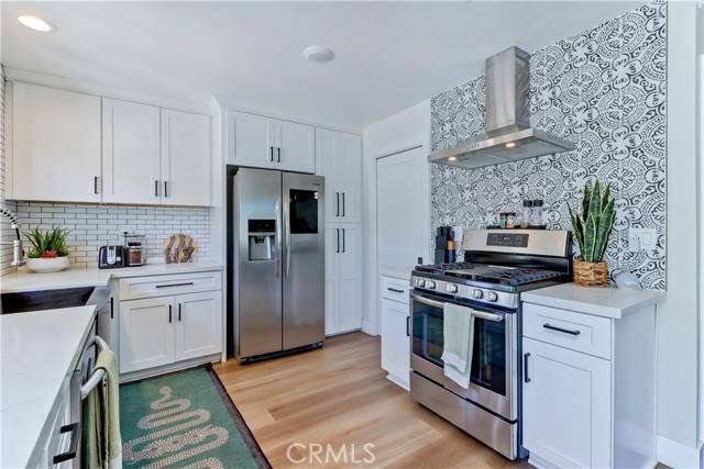 Westminster, CA 92683,5275 Charing Cross RD