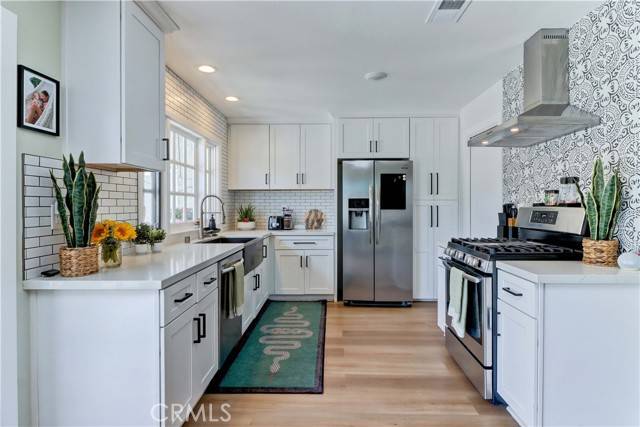 Westminster, CA 92683,5275 Charing Cross RD