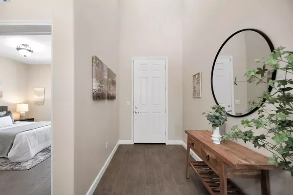 Hayward, CA 94545,1572 Glenn St