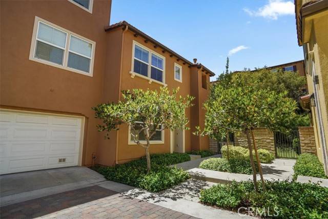 27045 Fairway LN, Valencia, CA 91381