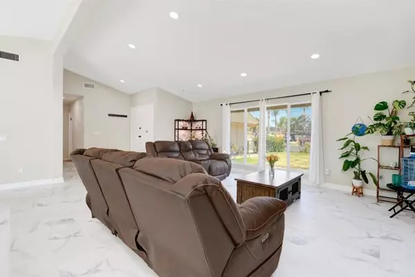 Escondido, CA 92027,2141 E Mission AVE