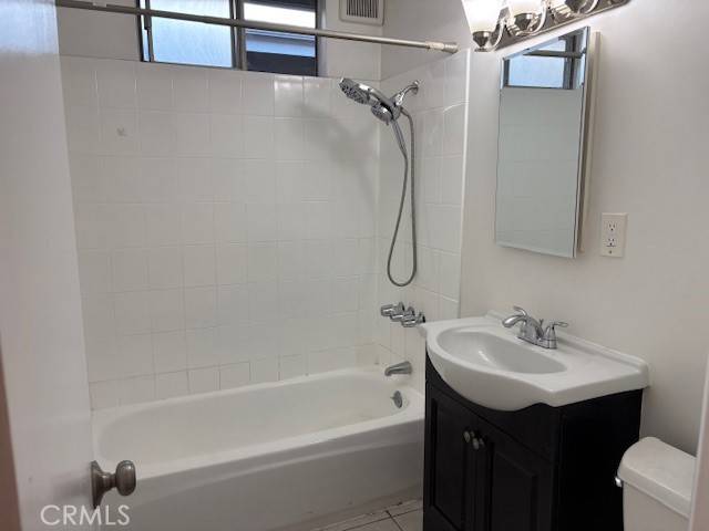 Hawthorne, CA 90250,13805 Cerise Ave