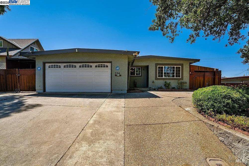 330 Springvalley Dr, Vacaville, CA 95687