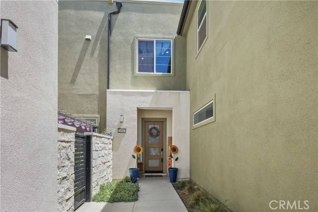 Valencia, CA 91381,26957 Winding Trail CT