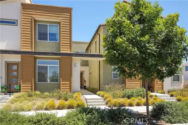 Valencia, CA 91381,26957 Winding Trail CT