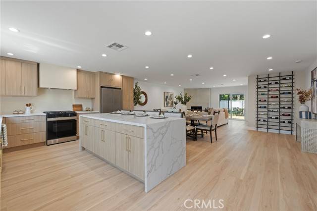 North Hills, CA 91343,8840 Valjean AVE