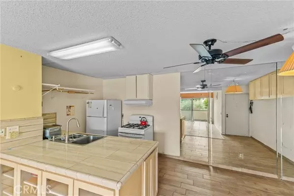 La Mirada, CA 90638,15321 Santa Gertrudes AVE J210