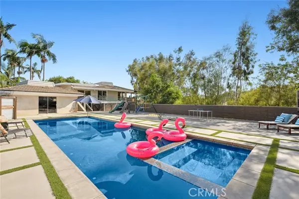 Santa Ana, CA 92705,10255 Overhill DR