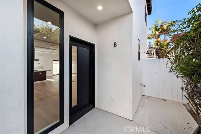San Clemente, CA 92672,214 W Mariposa B
