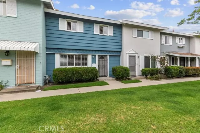 19880 Berkshire LN, Huntington Beach, CA 92646