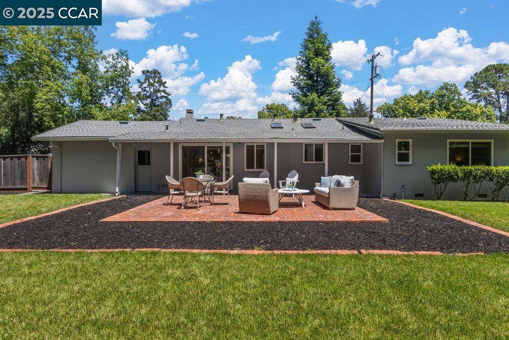 Orinda, CA 94563,180 Ivy DR