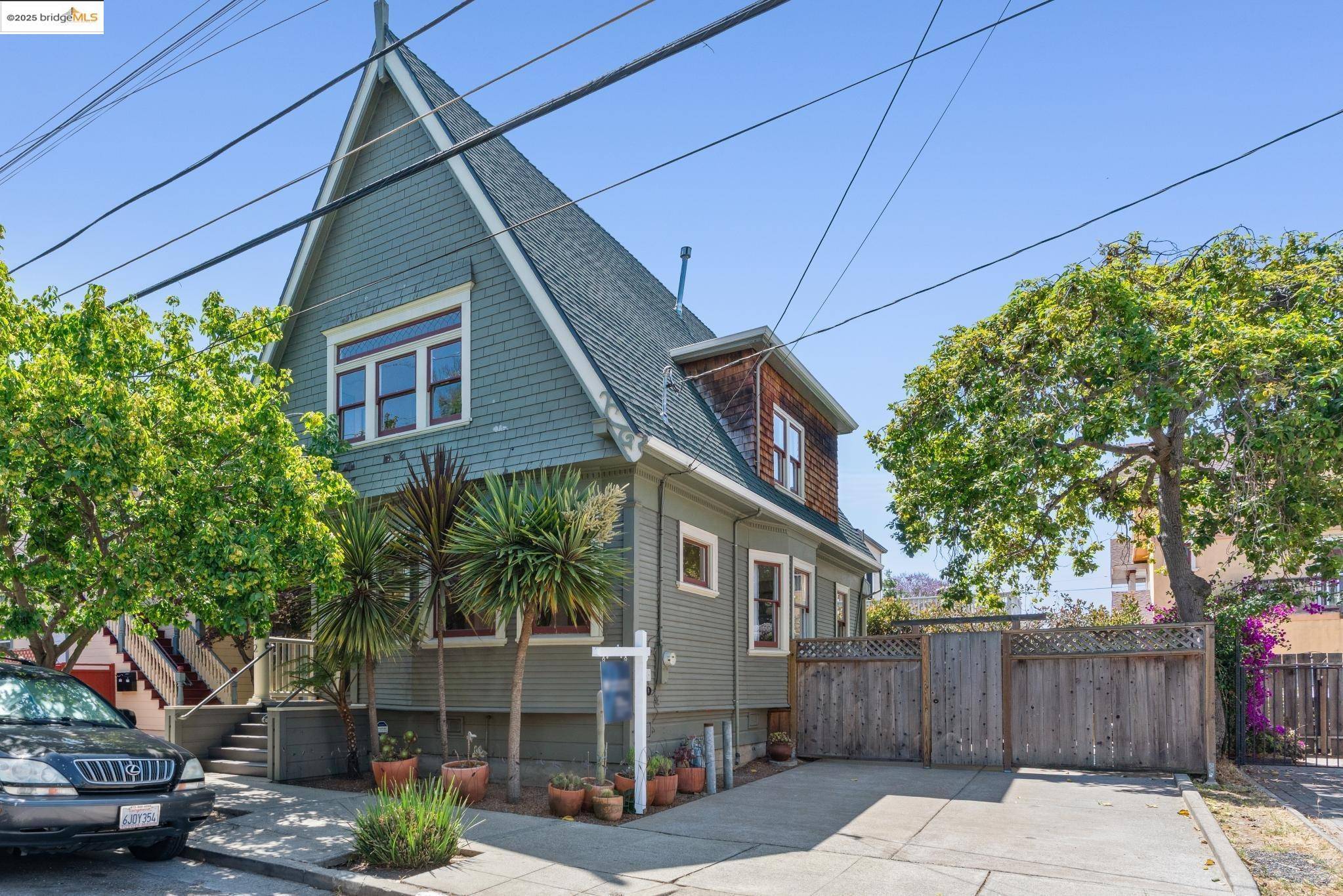 2132 Haste St, Berkeley, CA 94704