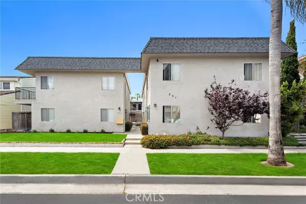 Huntington Beach, CA 92648,221 10th ST