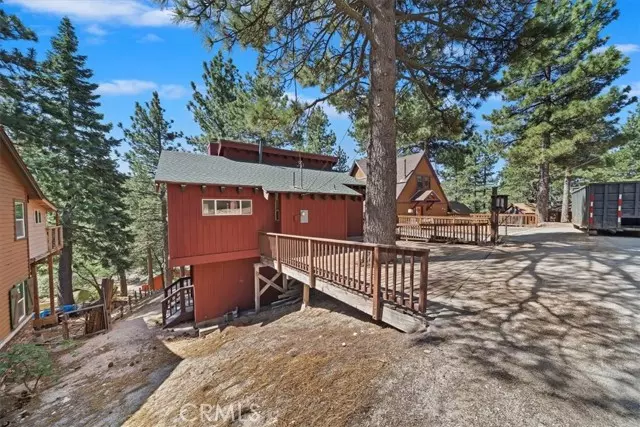 33211 Juniper LN, Green Valley Lake, CA 92341