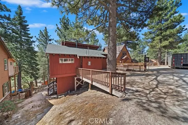 33211 Juniper LN, Green Valley Lake, CA 92341