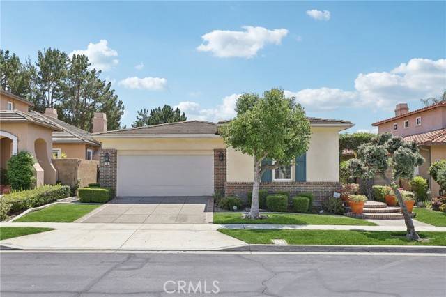 10 Flora SPGS, Irvine, CA 92602