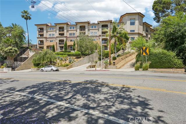 6221 Monterey RD 402, Los Angeles, CA 90042