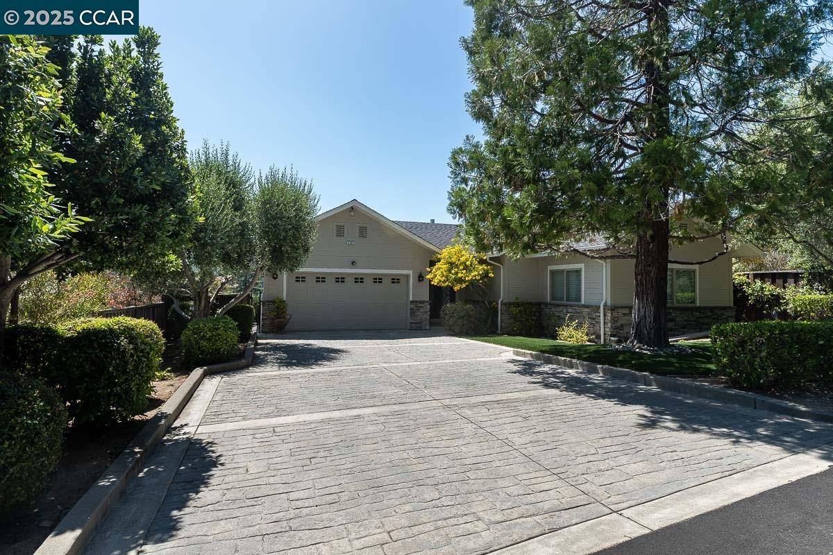 1127 Oak Hill Rd, Lafayette, CA 94549
