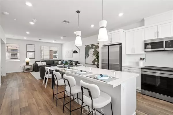 Pico Rivera, CA 90660,9343 Via Azul