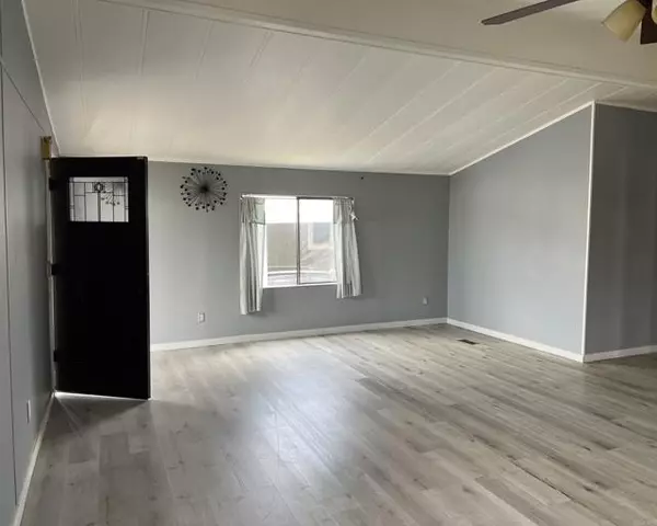 Oceanside, CA 92054,100 Elmwood Ln.
