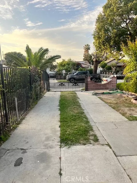 Los Angeles, CA 90047,1418 W 70th ST