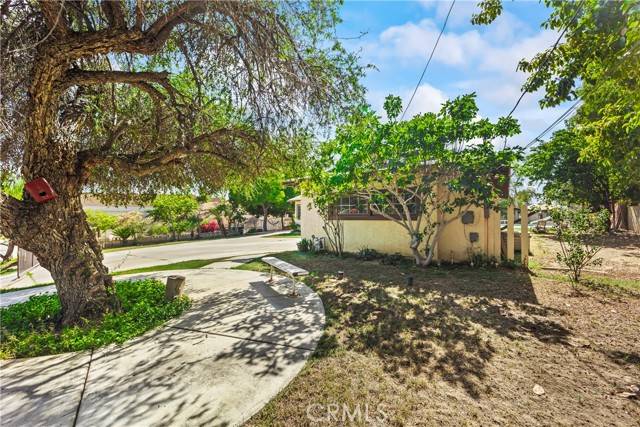 Corona, CA 92879,822 Corona AVE