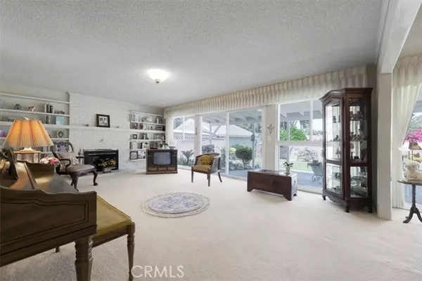 West Hills, CA 91307,7446 Woodlake AVE