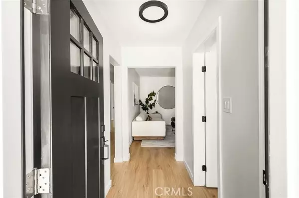 Van Nuys, CA 91406,17216 Lorne ST