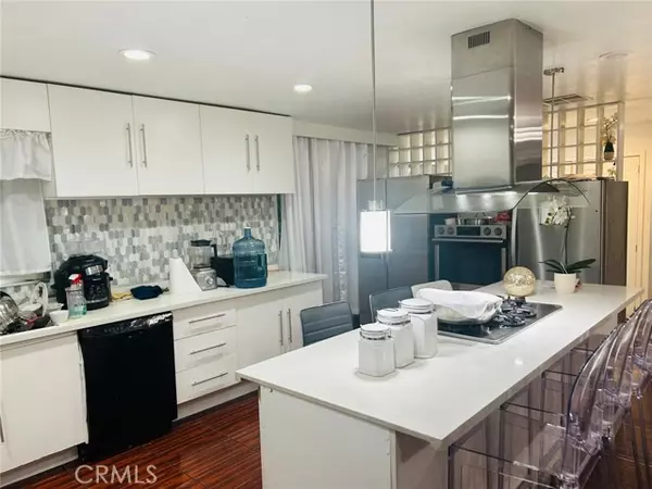 Rialto, CA 92376,1025 Sur Riverside Av 26