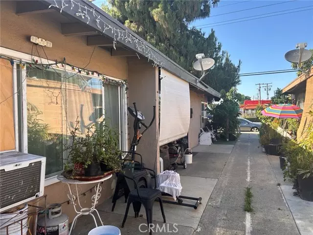 2718 W Mcfadden AVE, Santa Ana, CA 92704