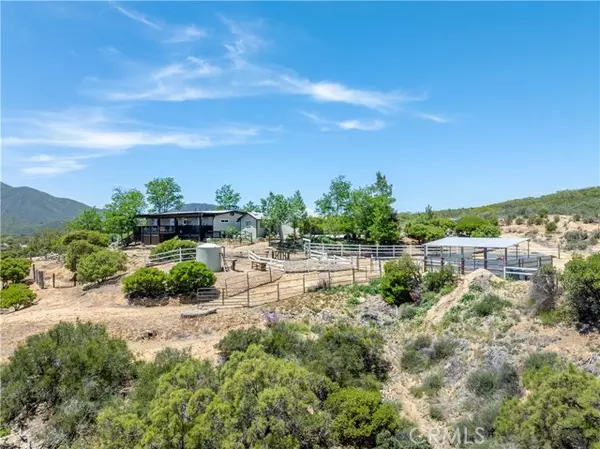 Anza, CA 92539,52685 Saddleback RD