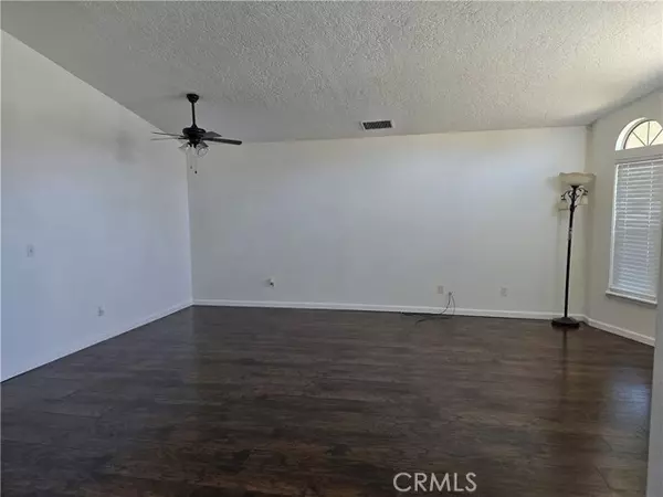 Apple Valley, CA 92307,15984 Tinta RD
