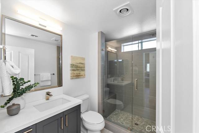 Sherman Oaks, CA 91423,4455 Hazeltine AVE 103