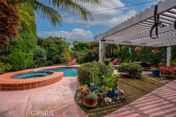 Huntington Beach, CA 92647,6351 Gloria DR