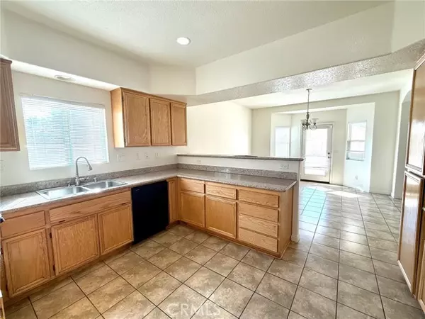 Lancaster, CA 93535,1726 E Avenue J9
