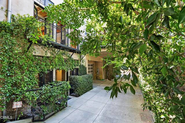 68 E Montecito AVE, Sierra Madre, CA 91024