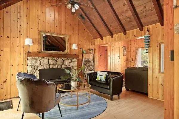 Running Springs, CA 92382,31701 Christmas Tree LN