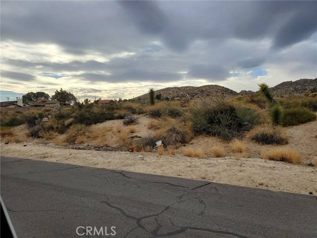 Yucca Valley, CA 92284,0 585-271- 02-0000 Fairway DR