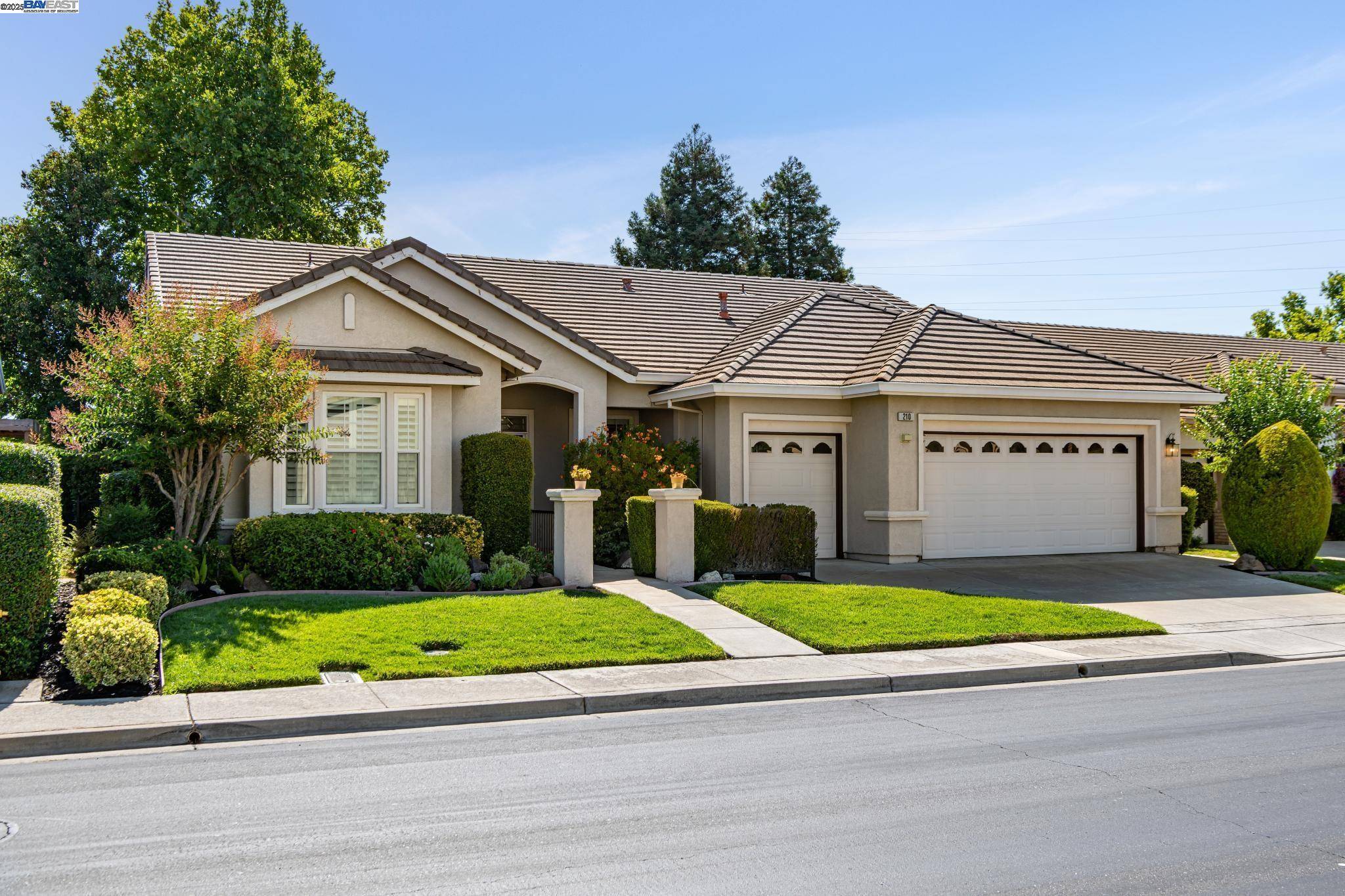 210 Summerset Dr, Brentwood, CA 94513