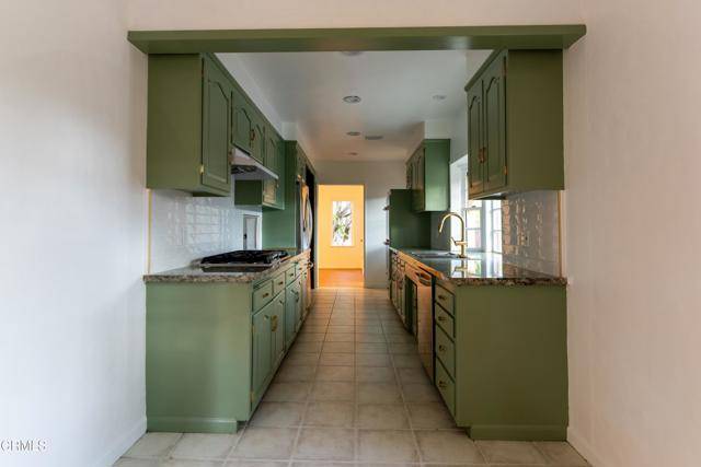 Glendale, CA 91202,1412 Norton AVE