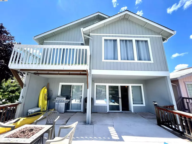 668 Keys Blvd., Clearloaks, CA 95423