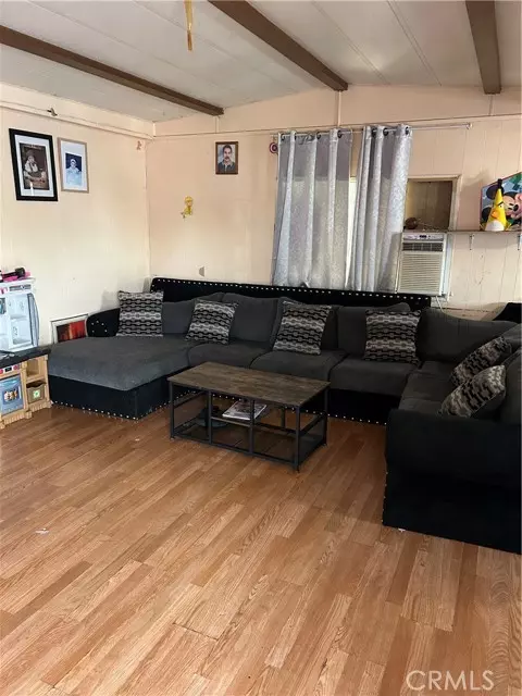 San Bernardino, CA 92410,760 E 9th ST 79