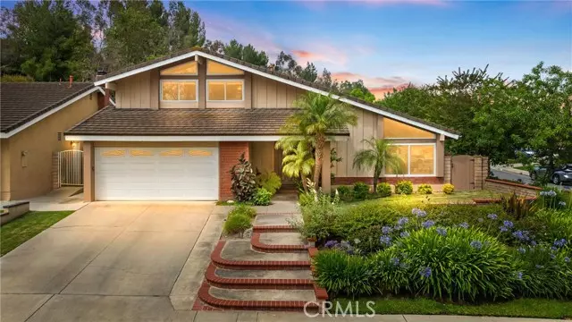 701 S Carriage CIR, Anaheim, CA 92807